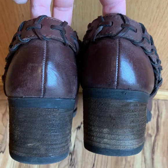 Tara M Ginnie brown leather 2” ankle booties boots size 8-1/2 Abeo insoles EUC