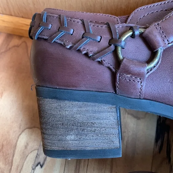 Tara M Ginnie brown leather 2” ankle booties boots size 8-1/2 Abeo insoles EUC