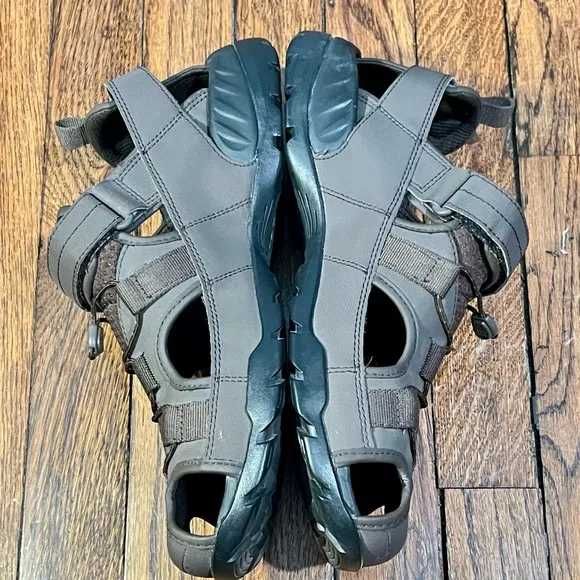 Teva Men’s Brown and Black Fisherman Sandals
