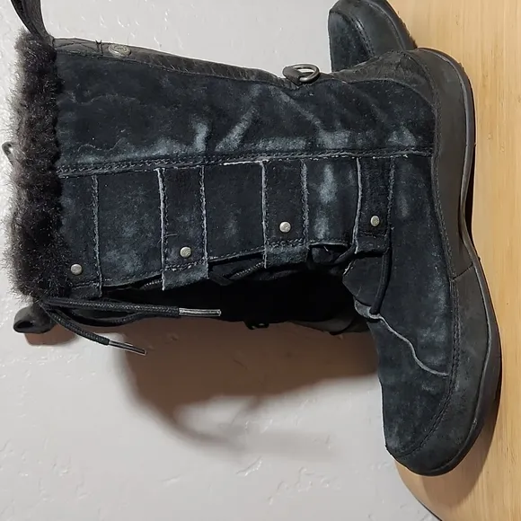 The North Face Abby IV Black Suede Winter Boots 7