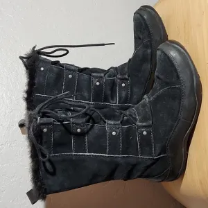 The North Face Abby IV Black Suede Winter Boots 7