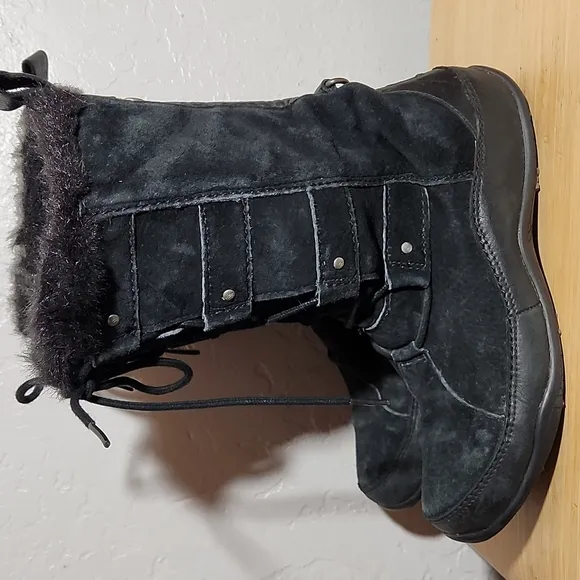 The North Face Abby IV Black Suede Winter Boots 7