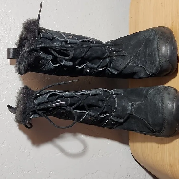 The North Face Abby IV Black Suede Winter Boots 7