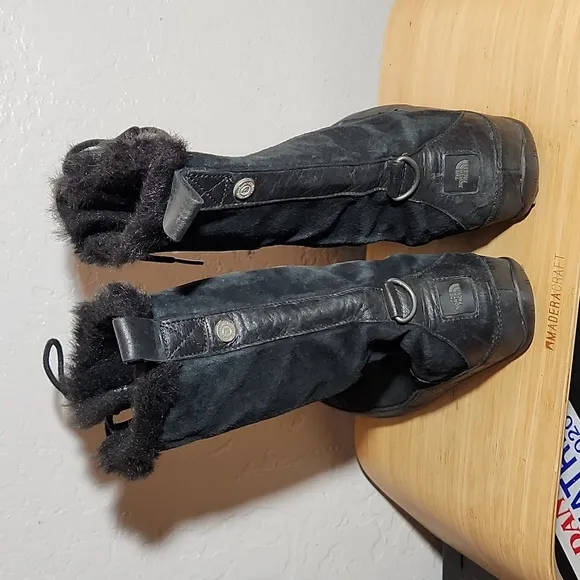 The North Face Abby IV Black Suede Winter Boots 7