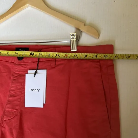 🔥Theory Zaine Sz 40 Flat Front Cadmium Red Shorts $165
