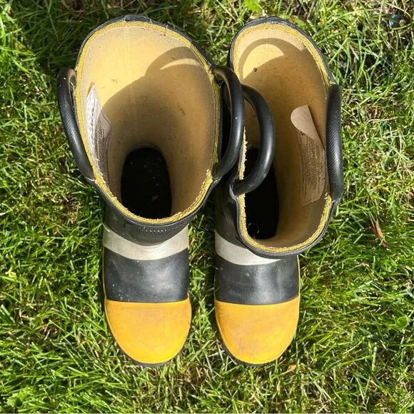 Thorogood Hellfire 807-6001 Insulated Firefighting Boots Men's Sz 6M women’s Sz8