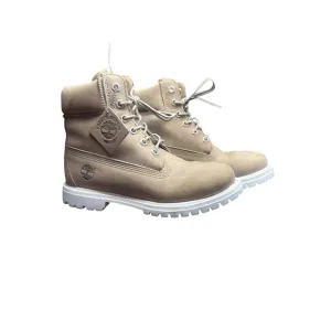 Timberland boots women Size 7M Suede Beige