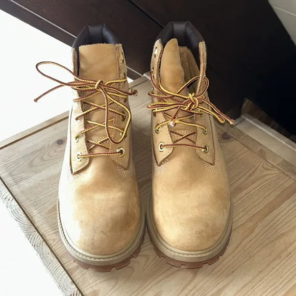 Timberland waterproof 6” OG tan boots