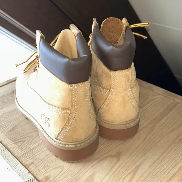Timberland waterproof 6” OG tan boots