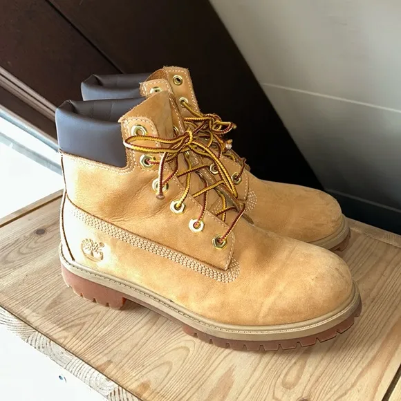 Timberland waterproof 6” OG tan boots