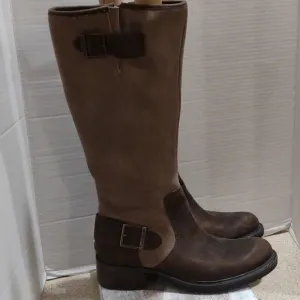 👍 Timberland Boots Size  7.  A4