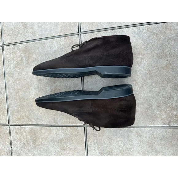 Tod’s Brown Suede Chukka Boots