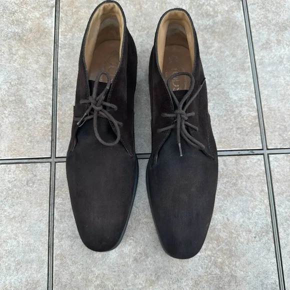 Tod’s Brown Suede Chukka Boots