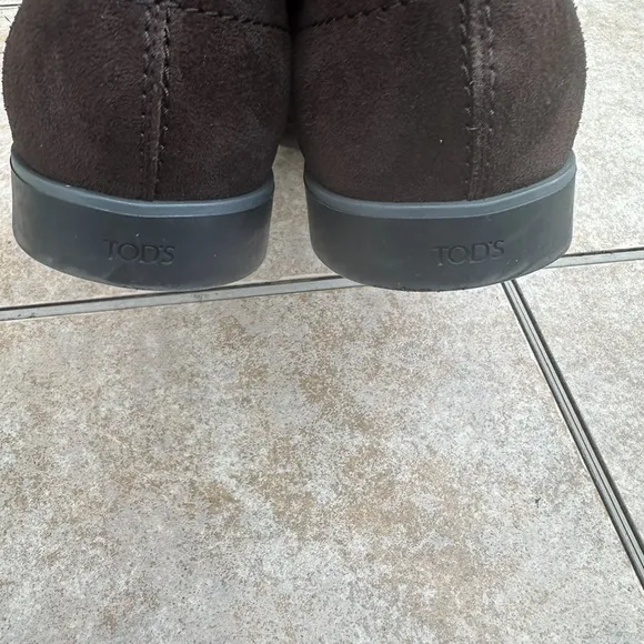 Tod’s Brown Suede Chukka Boots