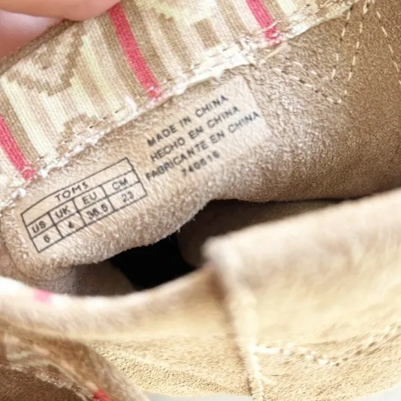 TOMS Laurel Boots Amphora Burnished Suede Tan Khaki Beige size 6 Western Cowgirl