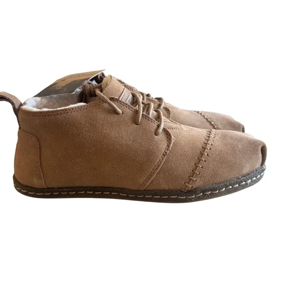 Tom’s Women’s Venice Collection Tan Suede  Size 6.5 Lace-Up Chukkas Boots
