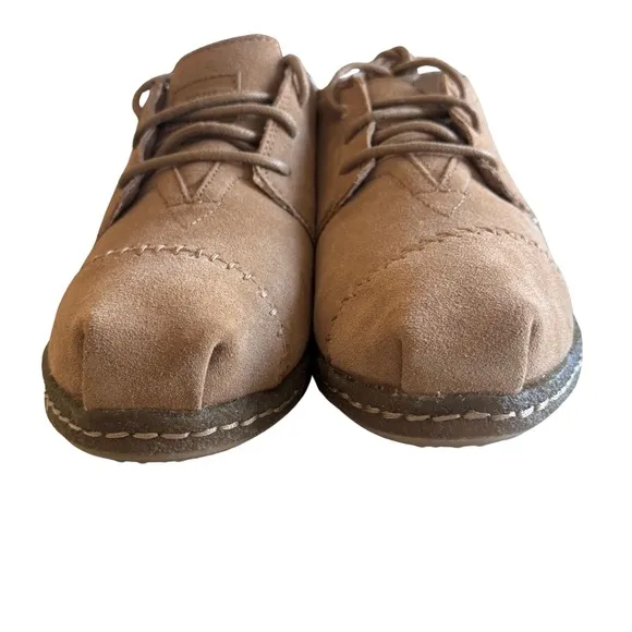 Tom’s Women’s Venice Collection Tan Suede  Size 6.5 Lace-Up Chukkas Boots