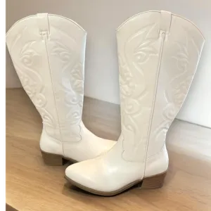 Torrid Size‎ 8.5WW Wide Width White Western Cowgirl Faux Leather Knee High Boots