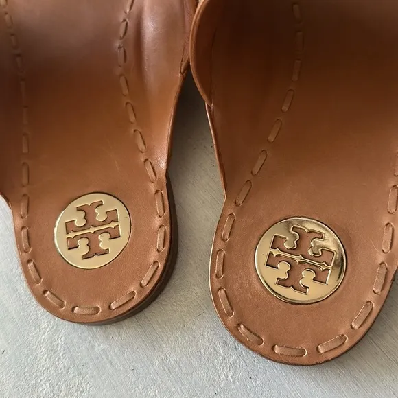Tory Burch Canyon Flat Woven Sandal Metallic Leather in Camello Spark Gold Sz 9