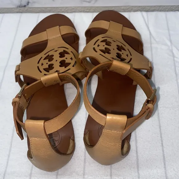 TORY BURCH Claire Capri Logo THONG Wedge LEATHER Sandals 7 Tan Fabulous Brown