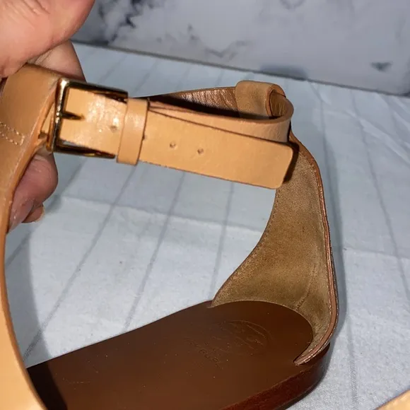 TORY BURCH Claire Capri Logo THONG Wedge LEATHER Sandals 7 Tan Fabulous Brown