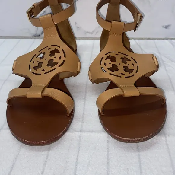 TORY BURCH Claire Capri Logo THONG Wedge LEATHER Sandals 7 Tan Fabulous Brown