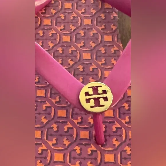 Tory Burch Party Fuschia Flip Flops Designer Sandals Shoes Beach Womens Size 8