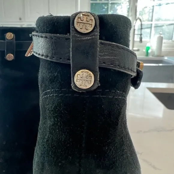 TORY BURCH Patricia Black suede 3inch booties with gold tory logo size 7.5