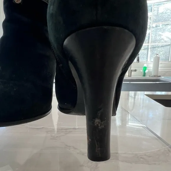 TORY BURCH Patricia Black suede 3inch booties with gold tory logo size 7.5