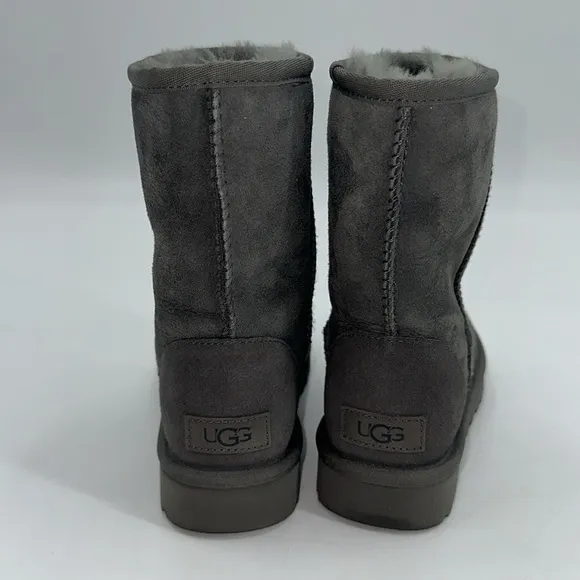 UEC Ugg Classic II gray low suede boots size 5 no box, worn once
