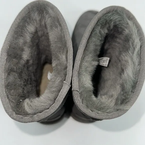 UEC Ugg Classic II gray low suede boots size 5 no box, worn once