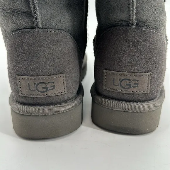 UEC Ugg Classic II gray low suede boots size 5 no box, worn once