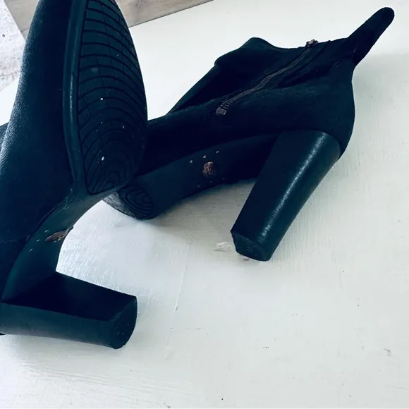 UGG Athena Black High Heel Suede Boots Shearling Footbed Women's Size 7