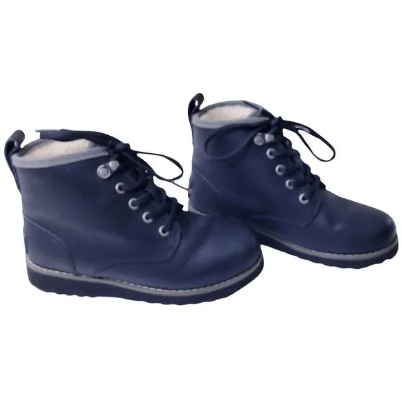 UGG Australia 1003165K Sheepskin Lined Black Leather Boots Boys US1 Waterproof