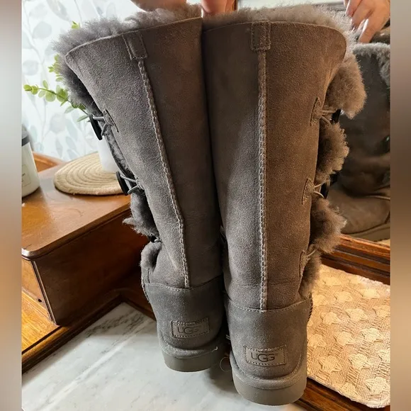 UGG Australia 1873 Tall Bailey Button Triplet II Winter Boots Fur Lined Size 9