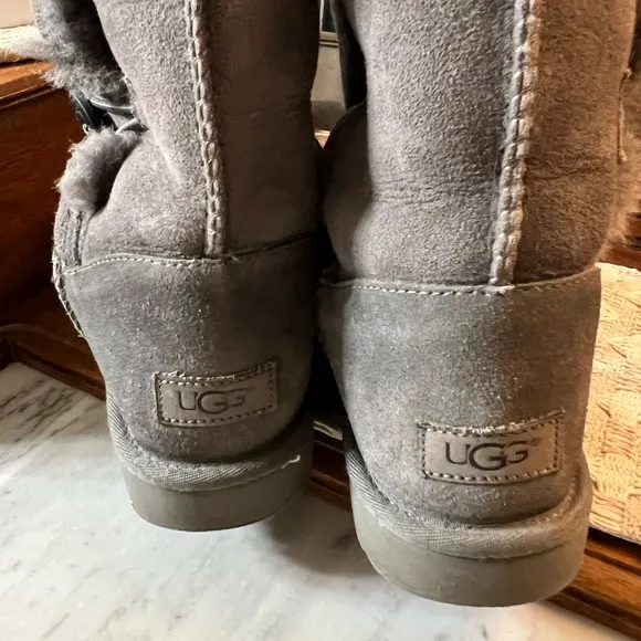 UGG Australia 1873 Tall Bailey Button Triplet II Winter Boots Fur Lined Size 9