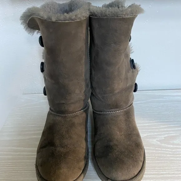 UGG Australia Bailey Button Triplet Tall Gray Suede Boots Size 7