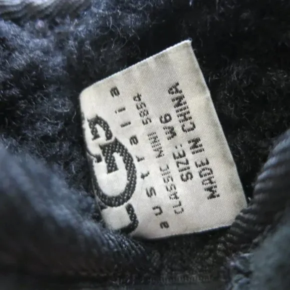 UGG Australia Classic Mini Black Boot 5854 Insulated 6