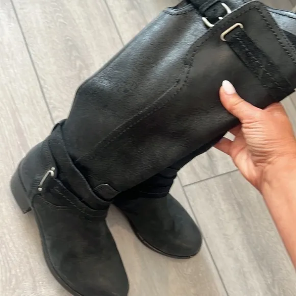 Ugg Australia Darcie black leather and suede riding boots size 5.5