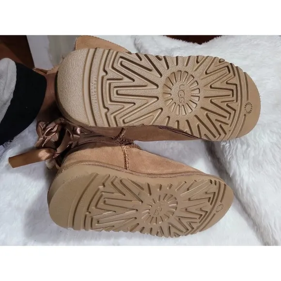 UGG Australia Girls Brown Faux Fur Boots With Ribbons F19010D sz 12