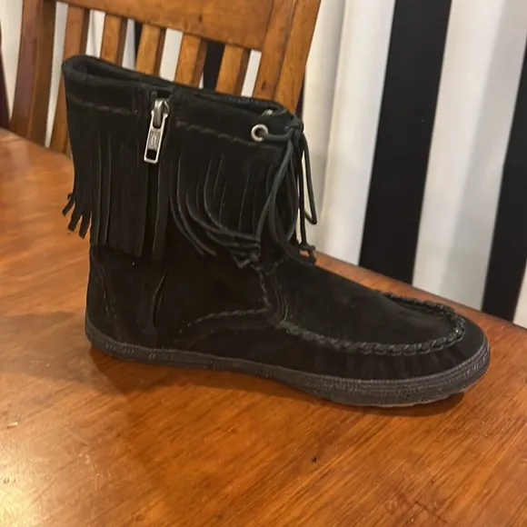 Ugg Australia Kaysa suede black boots new Women’s size 6