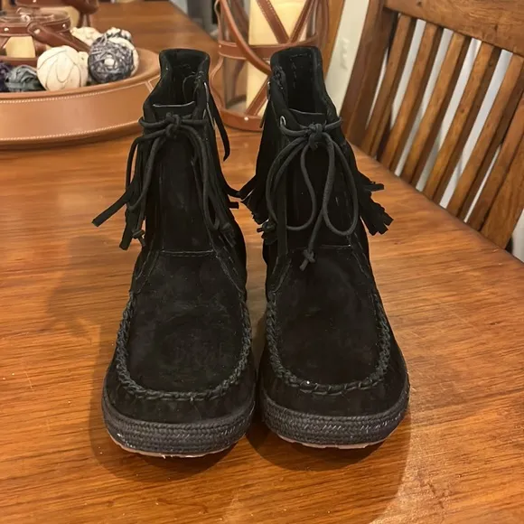 Ugg Australia Kaysa suede black boots new Women’s size 6