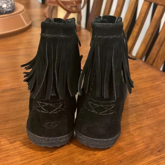 Ugg Australia Kaysa suede black boots new Women’s size 6