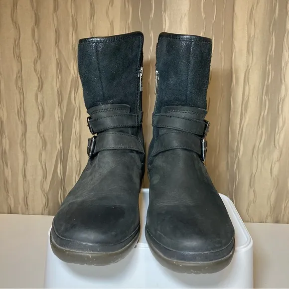 Ugg Australia Simmens Women's 6 Black Waterproof Straps Buckles 1008439 Low Calf