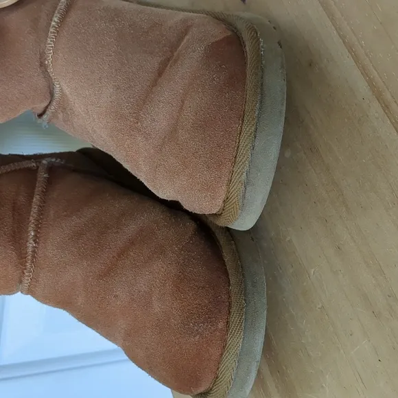 Ugg Bailey Boots Women's Size 7 Brown With Buttons And Faux Fur Trim