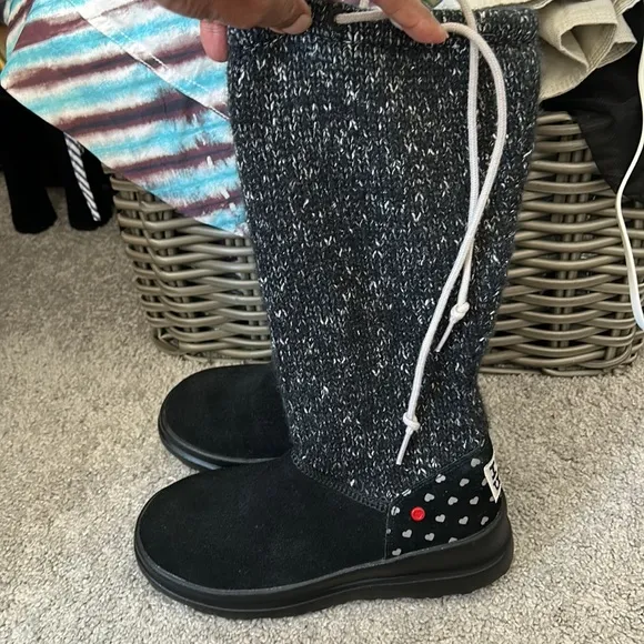 UGG BOOTS SIZE 5 BRAND NEW