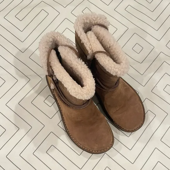 UGG Chestnut Leather Boots