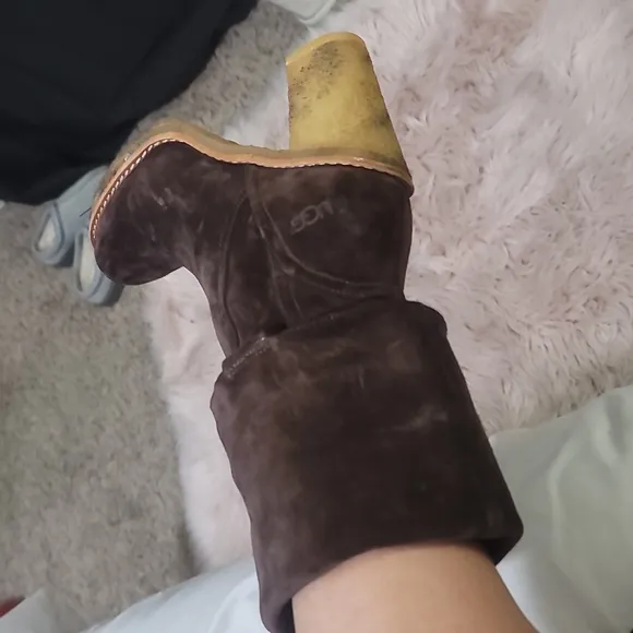 Ugg chocolate brown suede boots (Pvcb2)