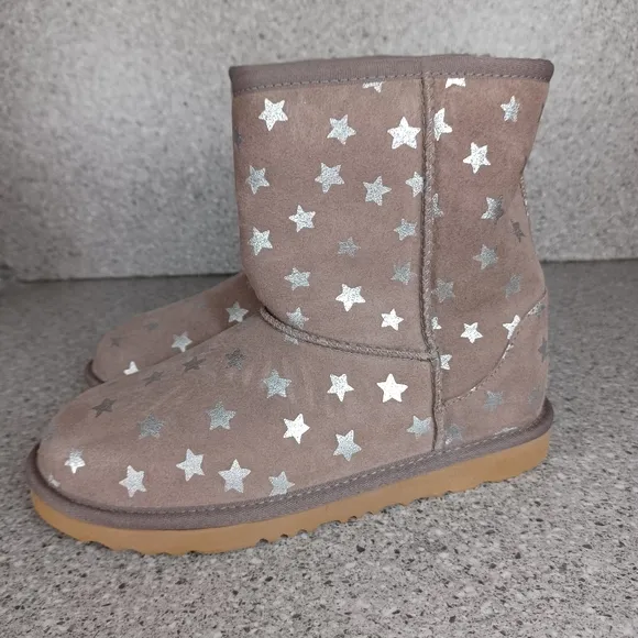 UGG Classic Boots Star Print Girls Size 4 Youth Shoes