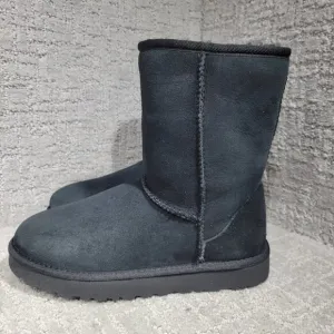 UGG Classic Short II Women's Size 6 US Black Suede Shearling Boots 1016223